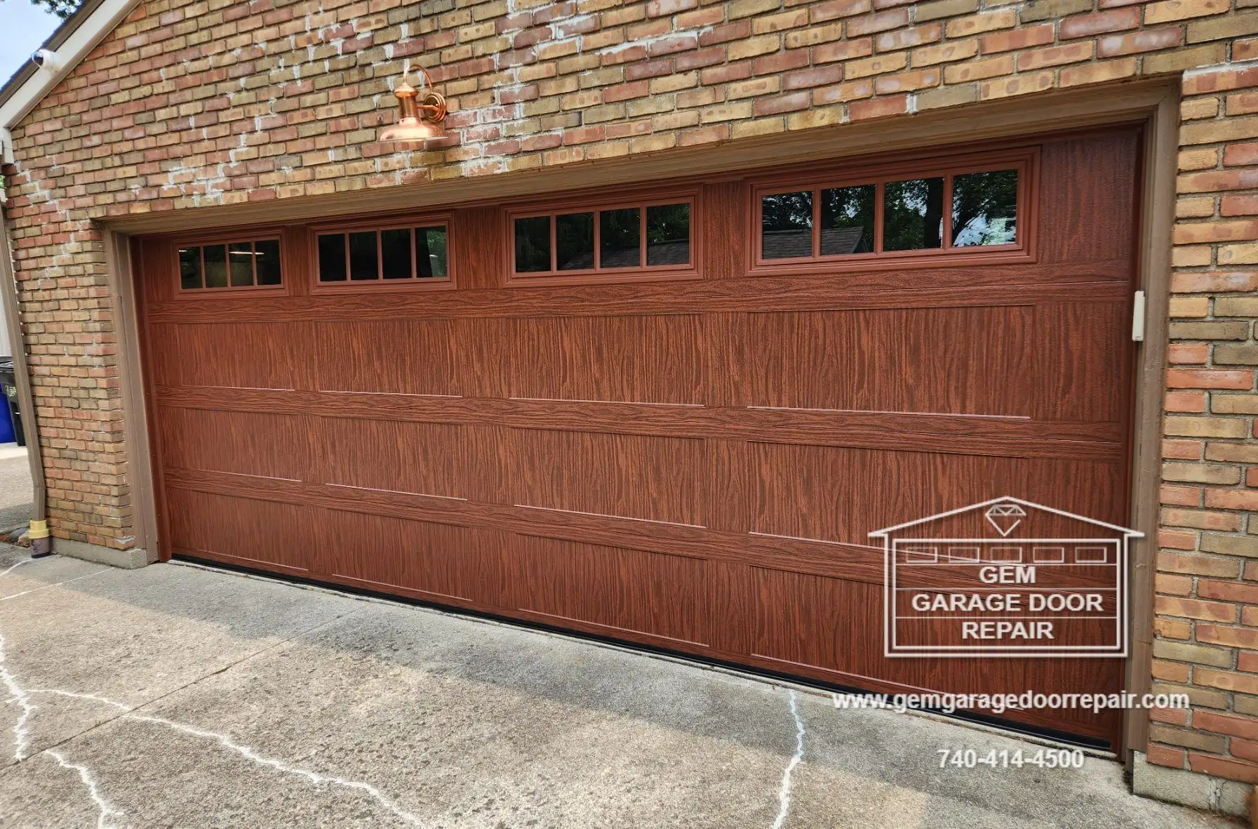 Beautiful wood grain garage doors installed in Chillicothe, OH Ross County