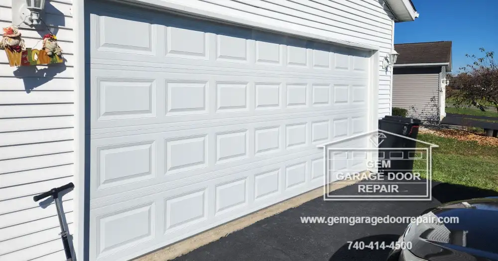 Emergency Fix: Safe & Smooth 16x7 Manual Door (Photo 2)