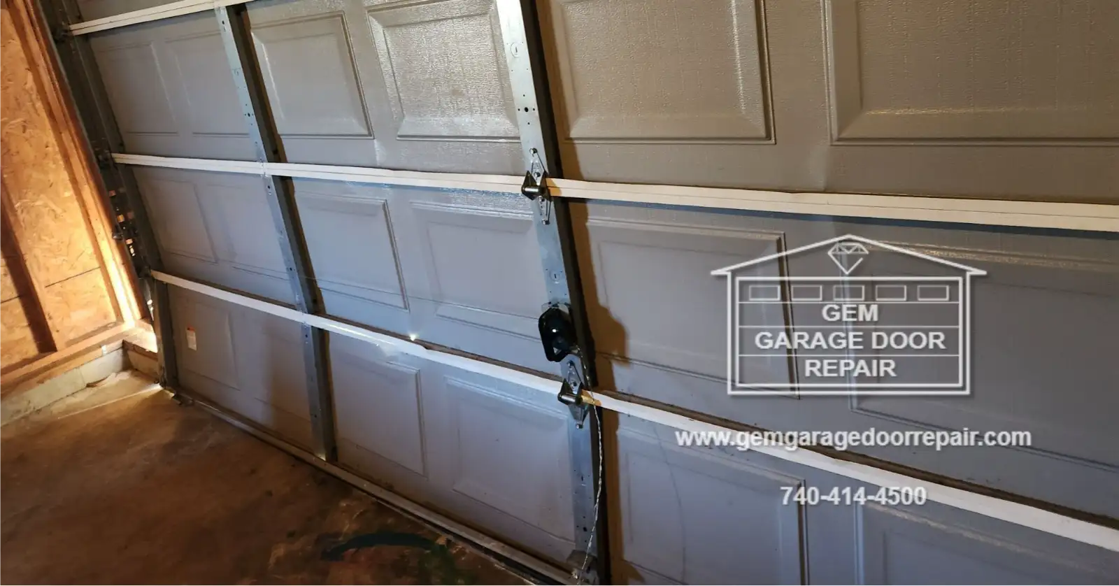 Emergency Fix: Safe & Smooth 16x7 Manual Door (Photo 4)