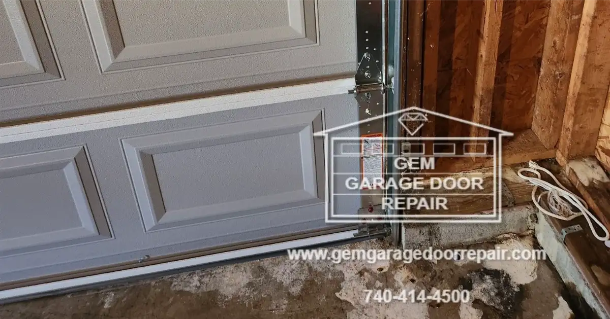 Emergency Fix: Safe & Smooth 16x7 Manual Door (Photo 5)